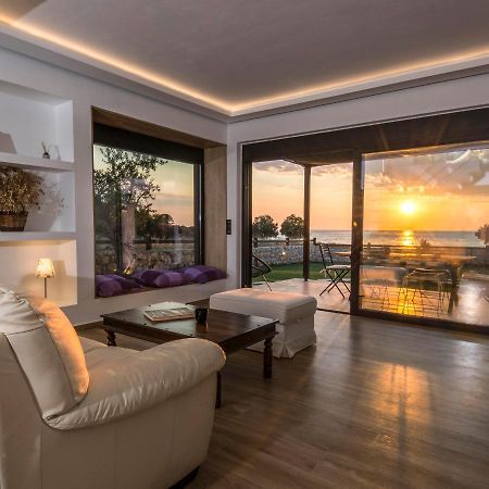 Olivomare Villa Kyparissia Buitenkant foto